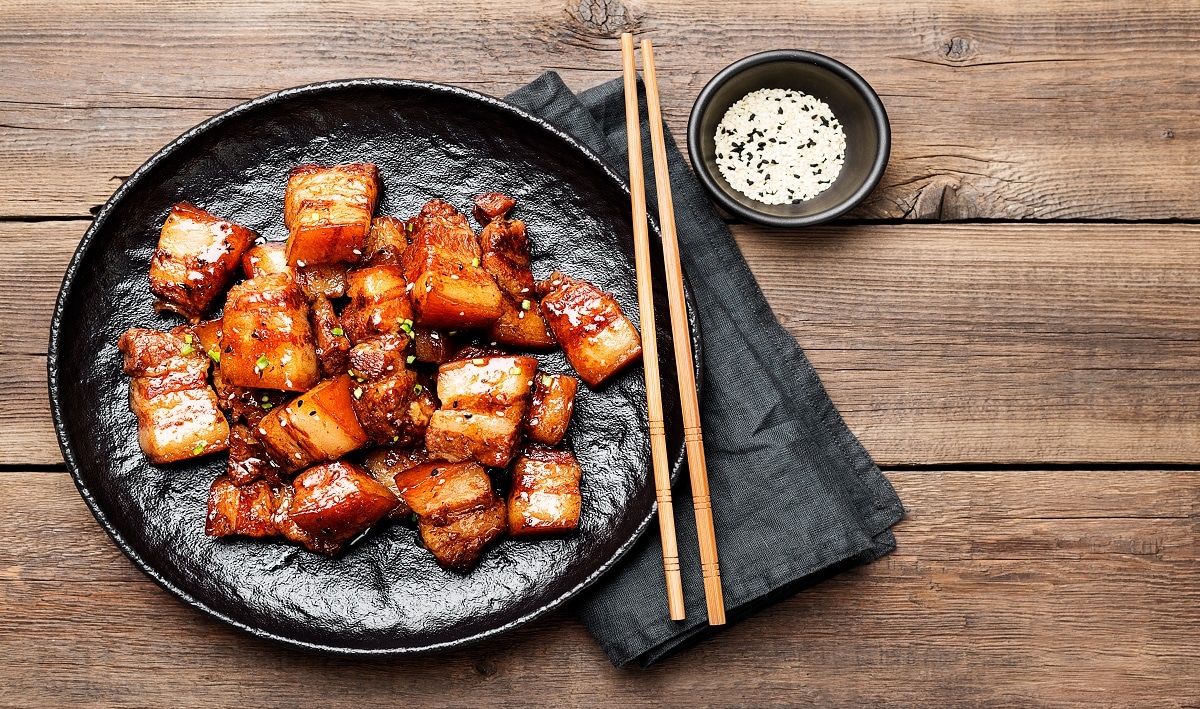Chicharrones con salsa BBQ